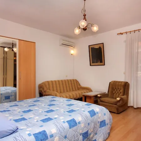 5301b Apartment