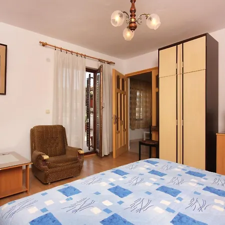 Apartment 5301b